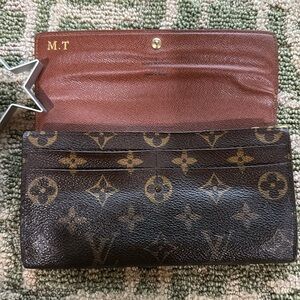 Sarah LV LOUIS VUITTON MONOGRAM VINTAGE WALLET needs snap! Good to go!